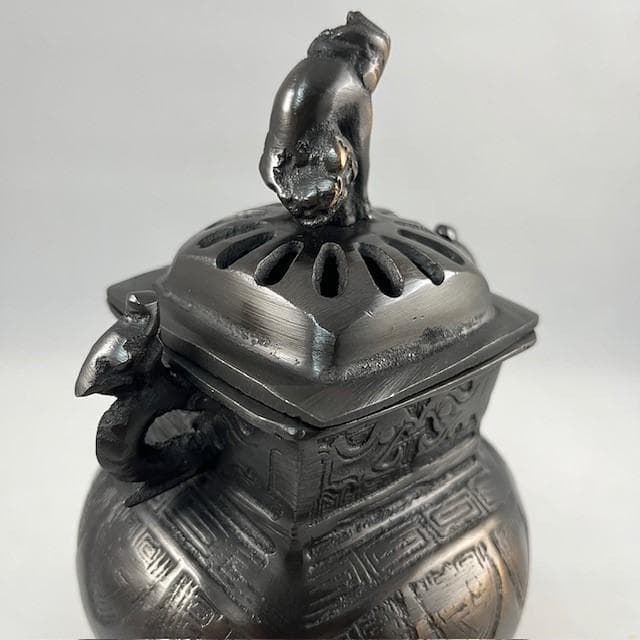 四角菖蒲文鋳銅香炉　秀月　茶道具　共箱