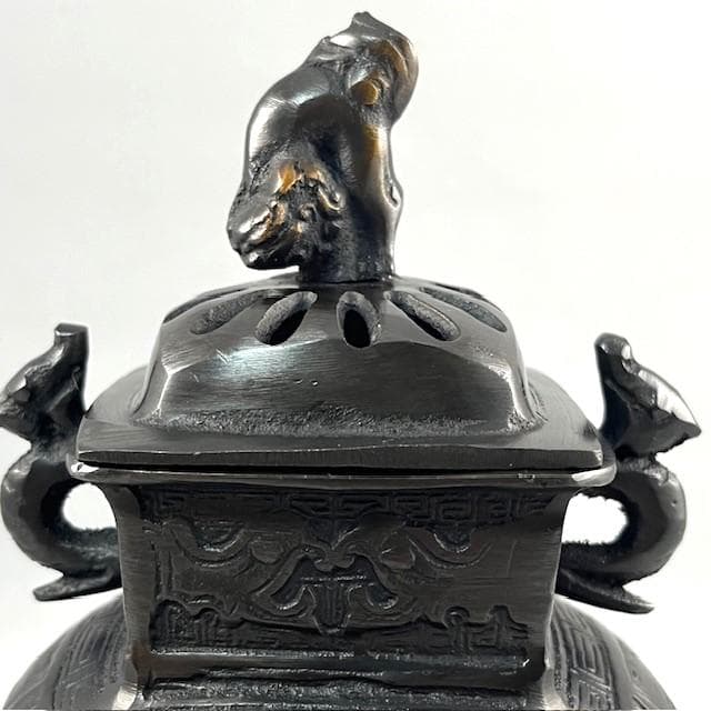 四角菖蒲文鋳銅香炉　秀月　茶道具　共箱