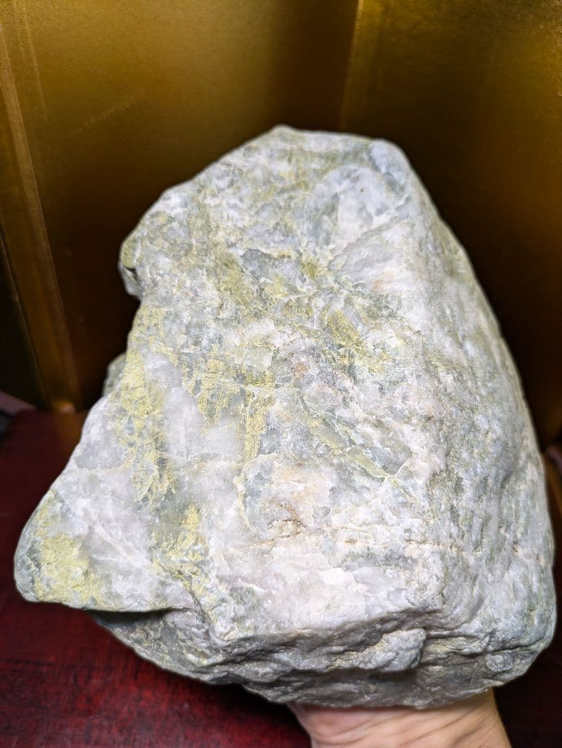 原石 2.4kg 石英の一種？天然石 鑑賞石 希少 レア品