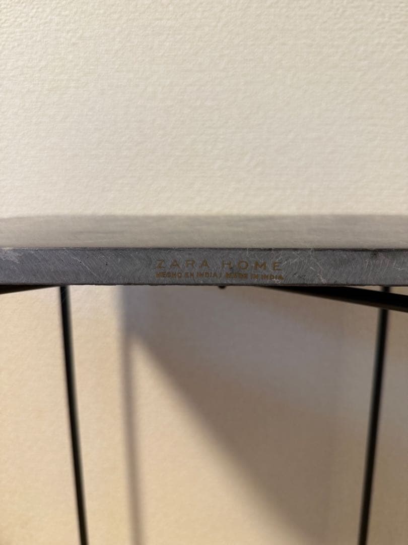 ZARA  マーブル調サイドテーブル