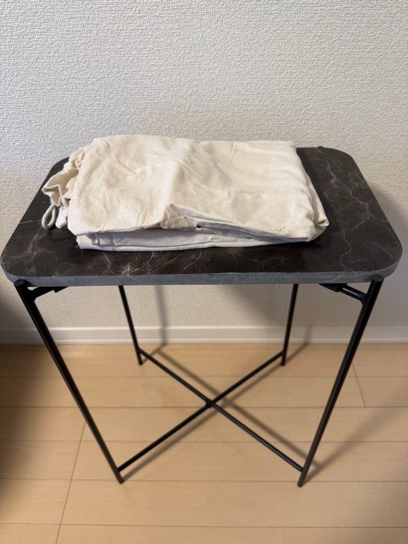 ZARA  マーブル調サイドテーブル