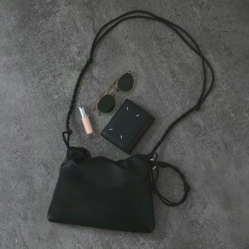 サロンアダムエロペ　スプリットレザードロストミニショルダー　巾着バッグ　黒