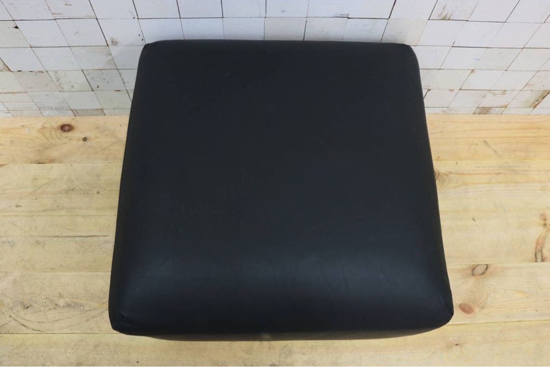 GMIS46C○HUKLA / フクラ オットマン スツール 椅子 ブラック