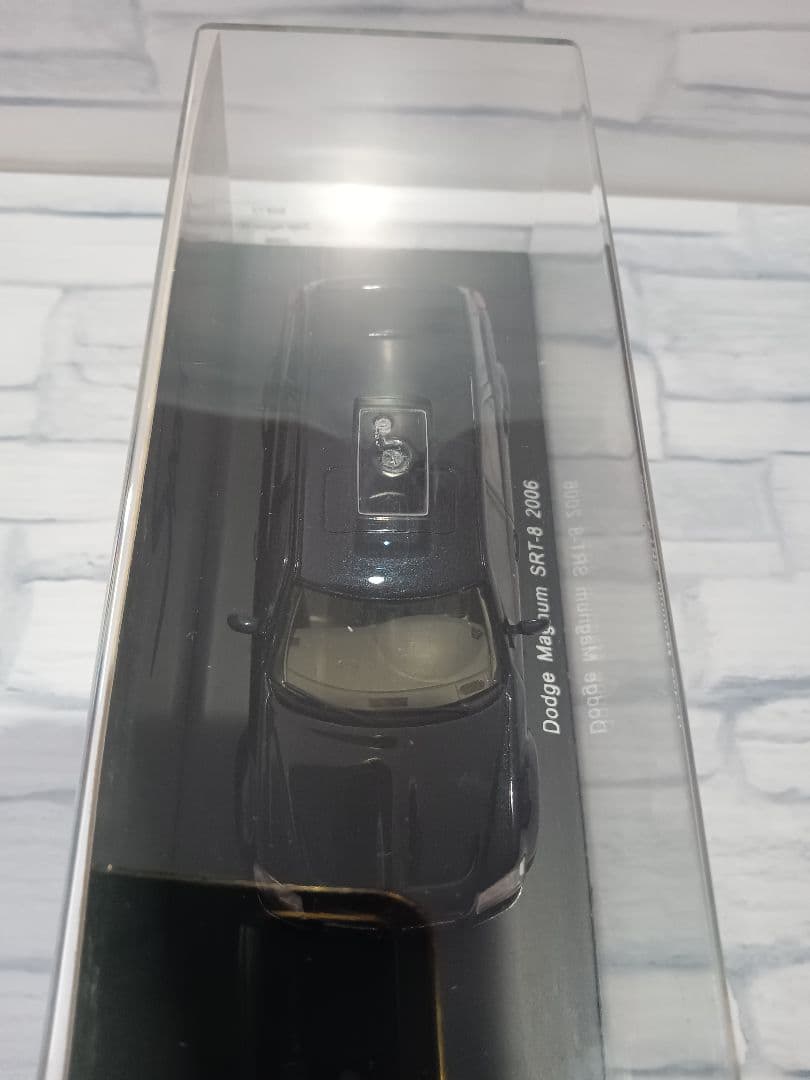 1/43 ダッジ　マグナム　MAGNUM　SRT-8 ミニカー　ブラック