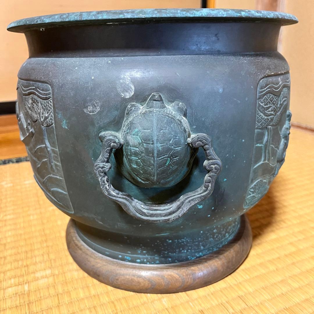 青銅　火鉢　持ち手に亀の装飾