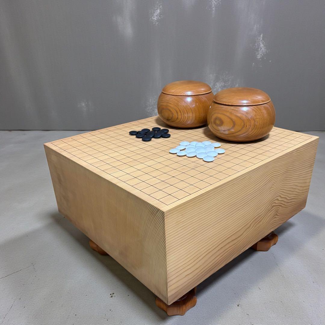 【重厚6寸】天然木 囲碁板 セット 脚付碁盤 蛤碁石 那智黒石 ヘソ付 良木目