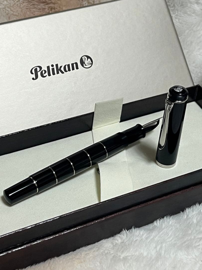 ☆新品未使用 ペリカン 万年筆 クラシック M215 ブラック ニブEF 極細☆