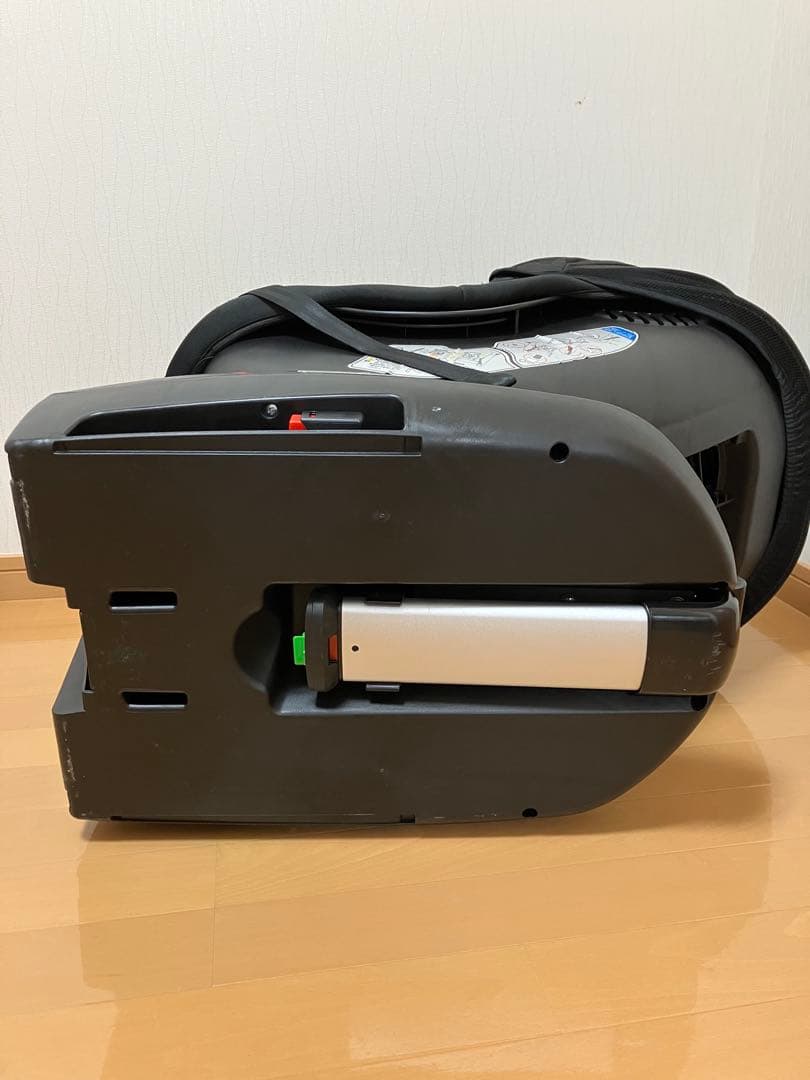 西松屋　ターンレジェFIX(回転式)チャイルドシート