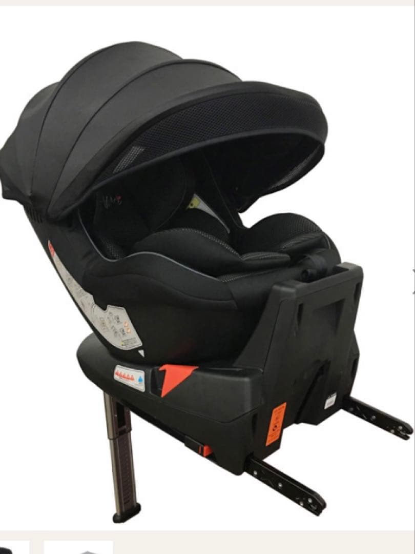 西松屋　ターンレジェFIX(回転式)チャイルドシート