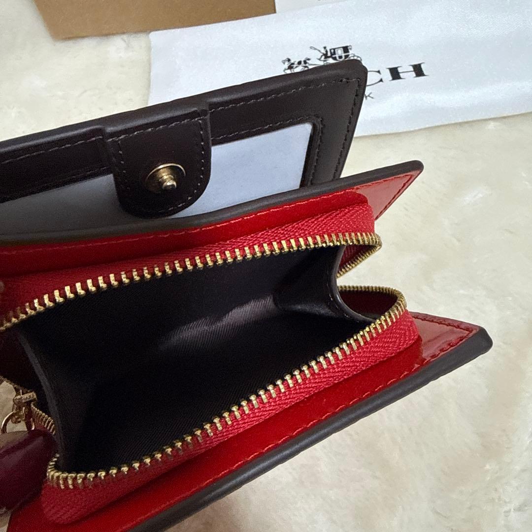 COACH 赤 エナメル 二つ折り財布