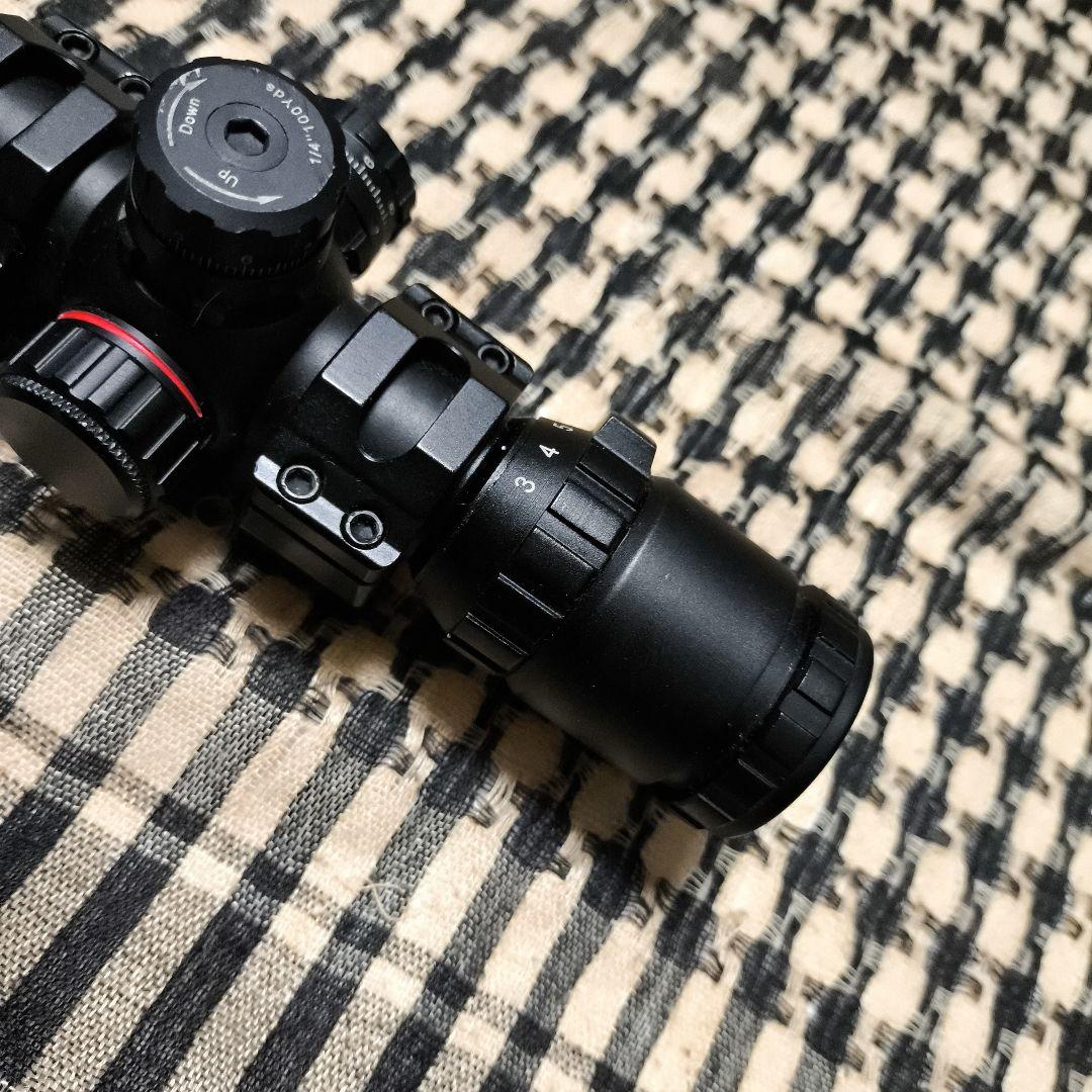 1　東京マルイ　NEWイルミネーテッド・ショートズームスコープ（3〜9倍）