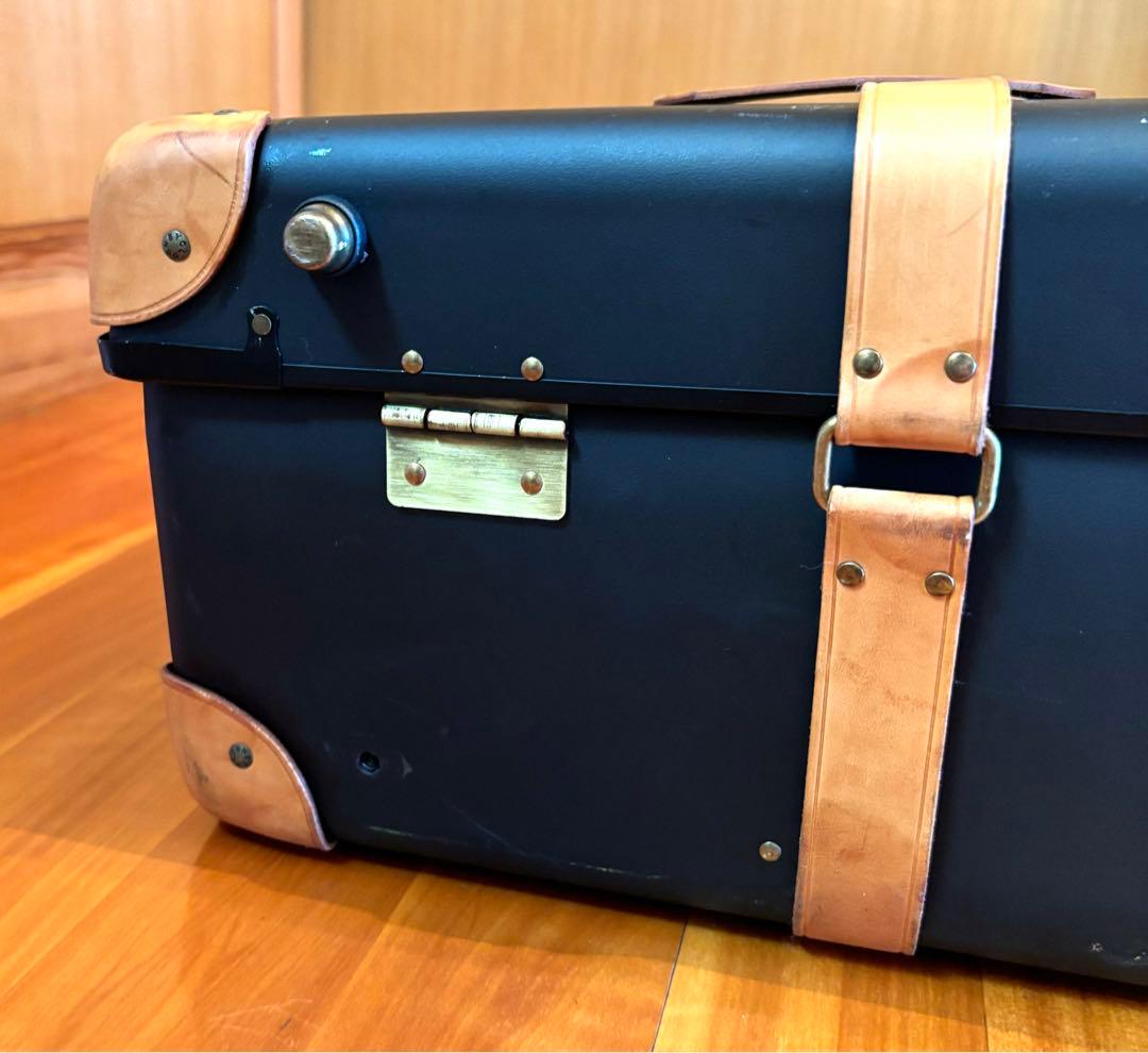 【廃盤】TRIO スーツケース/キャリーケース CLOONEY ベルト付 日本製