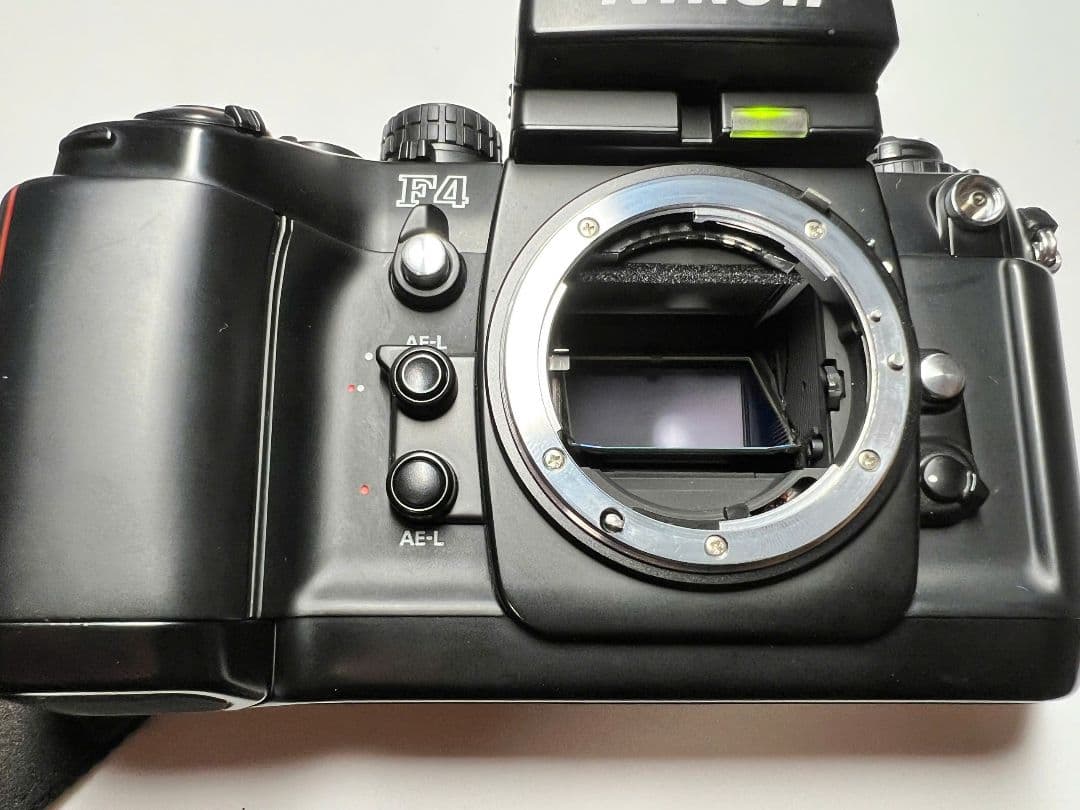 NikonF4 フィルム一眼レフカメラ ニッコール 28-200mm レンズ付き