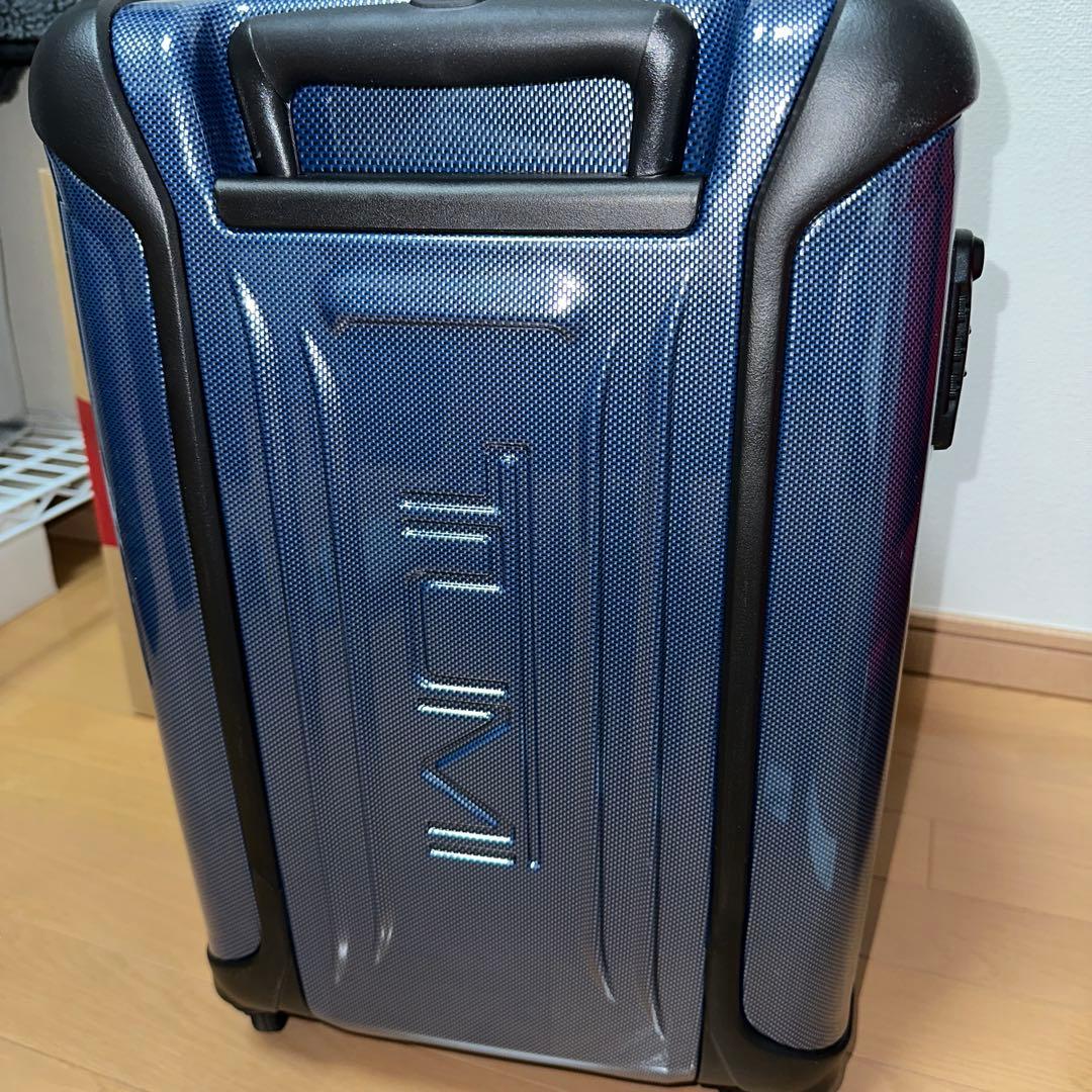 アッキー様　正規店１月購入 新品未使用 TUMI 中型(機内持ち込み可)キャリー
