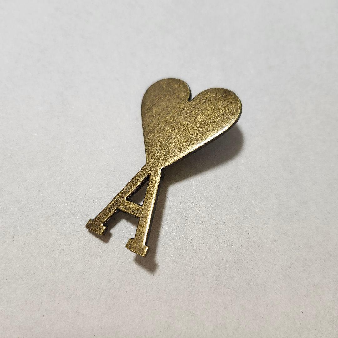 【新品未使用】Ami Paris (アミパリス) ブローチ