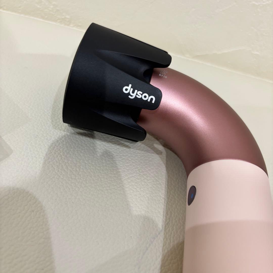 美品【Dyson】ダイソン　Supersonic r ヘアドライヤー　ピンク