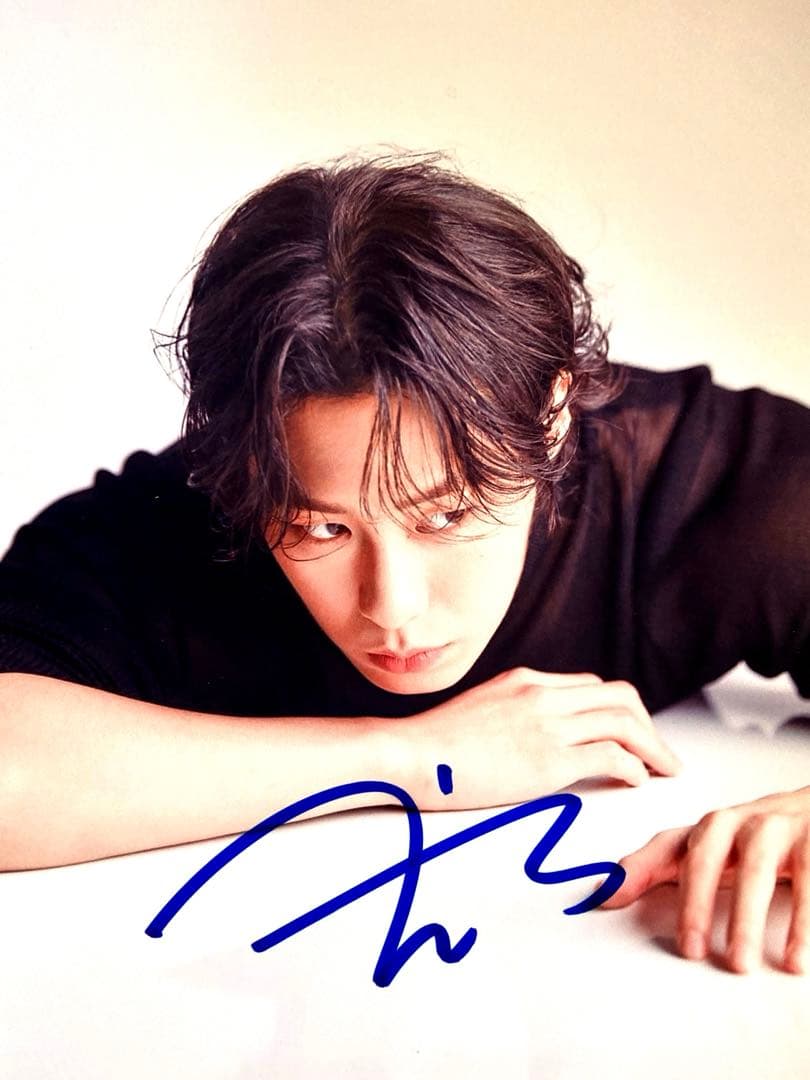 セール中…イジェウク直筆サイン入り2Lサイズ写真…