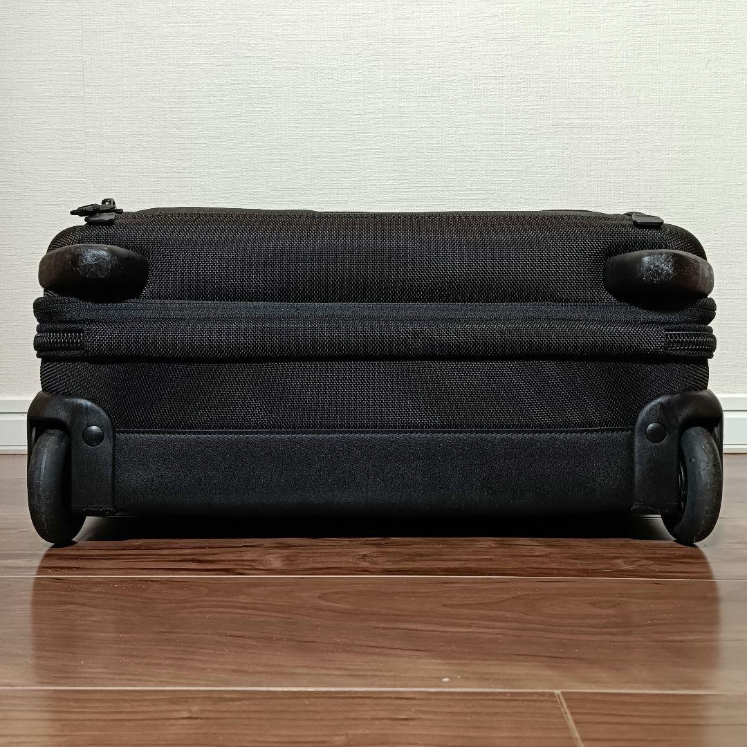 TUMI コンパクト エキスパンダブル ホィールド ブリーフ 機内持込可 黒