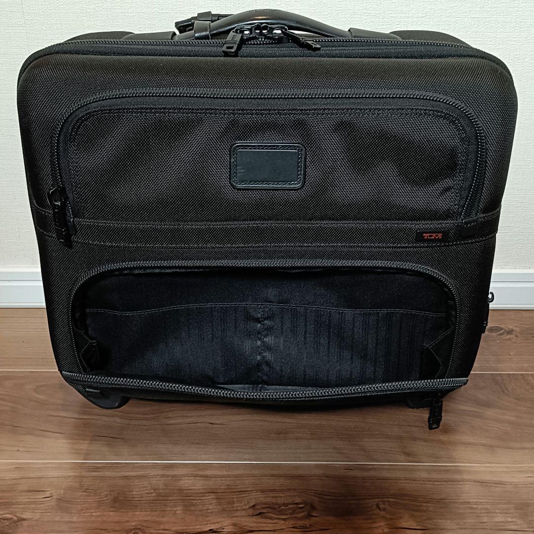 TUMI コンパクト エキスパンダブル ホィールド ブリーフ 機内持込可 黒