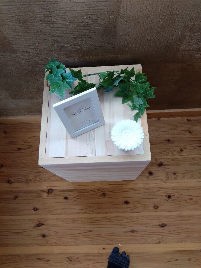 【送料無料】無垢材　オシャレ収納付き飾り棚　サイドテーブル　キッチン収納ラック