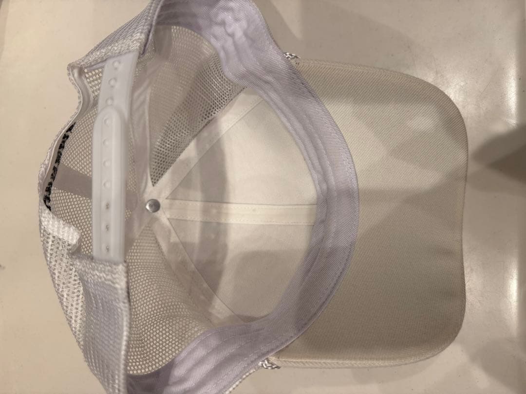 SUPREME 刺繍ホワイトキャップ