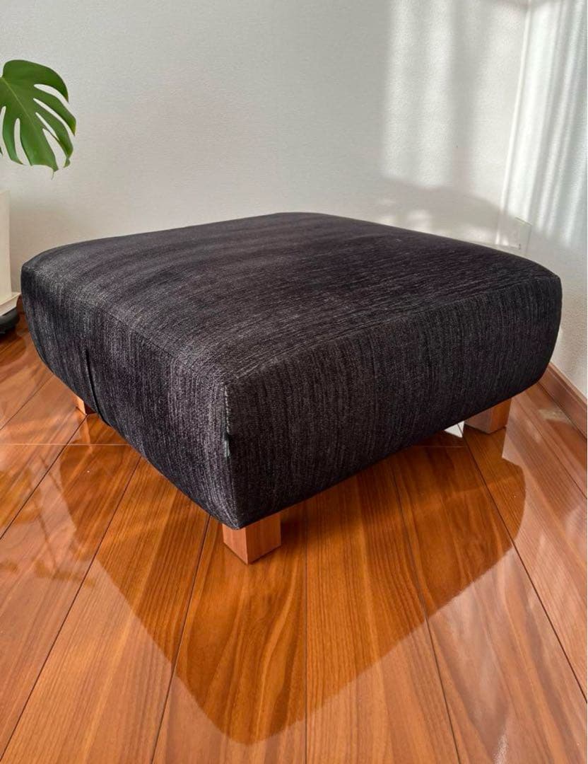 ノイエス　NOYES オットマン　Decibel C4