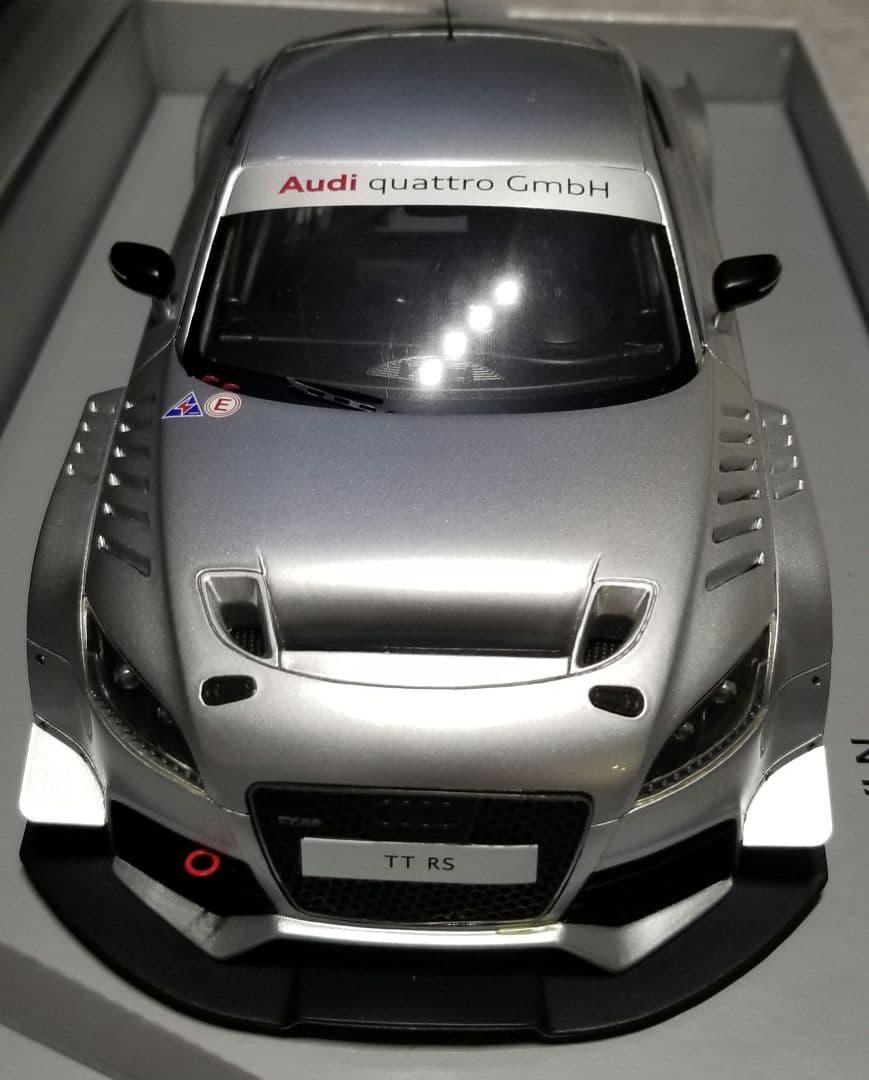 【激レア】1/18 スパーク　ディーラー特注　AUDI TTRS 2011