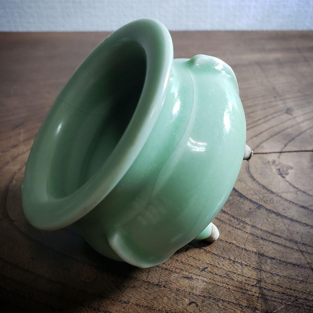 中国 唐物 青磁 三足 袴腰 香炉 訳あり ニュウ 銘なし