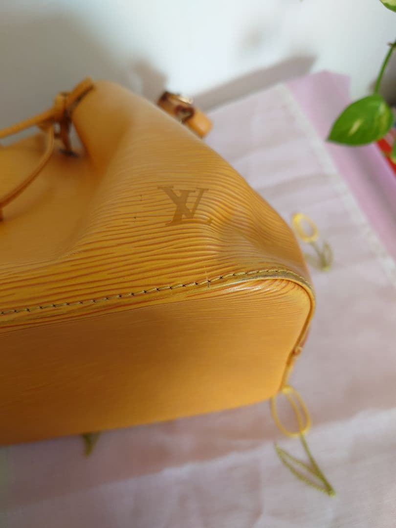 ルイヴィトンLouis Vuitton プチノエ　イエロー