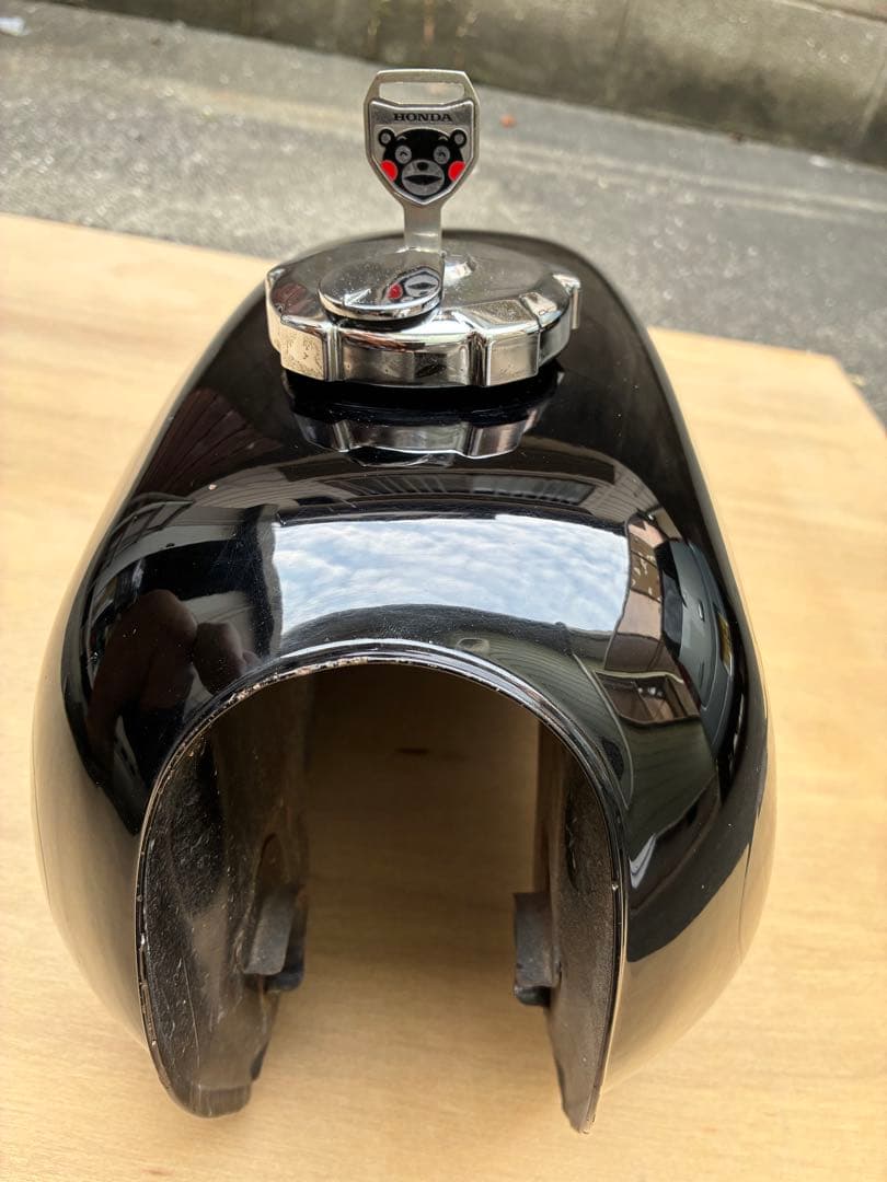 [松本]HONDAエイプタイプD バイクタンク 黒 赤 キャップ鍵付き