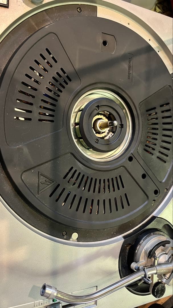 Technics SL-1200 MK2 ターンテーブル通電あり