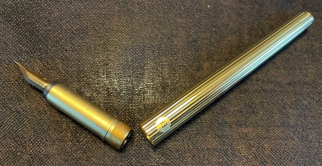 【美品未使用】 箱付き モンブラン ペン先14金万年筆 ノブレスゴールド