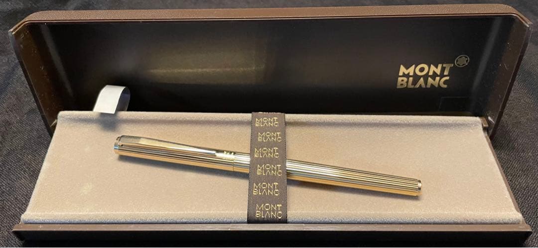 【美品未使用】 箱付き モンブラン ペン先14金万年筆 ノブレスゴールド
