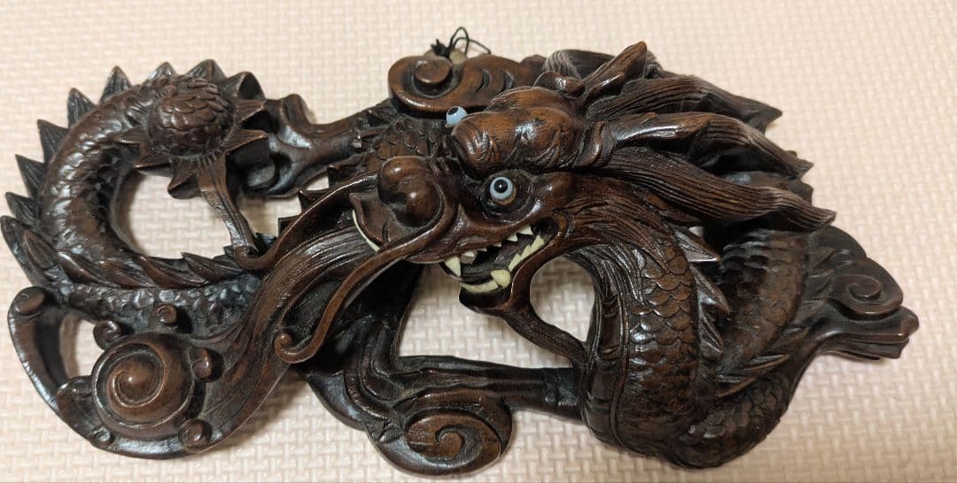 木彫りドラゴン彫刻