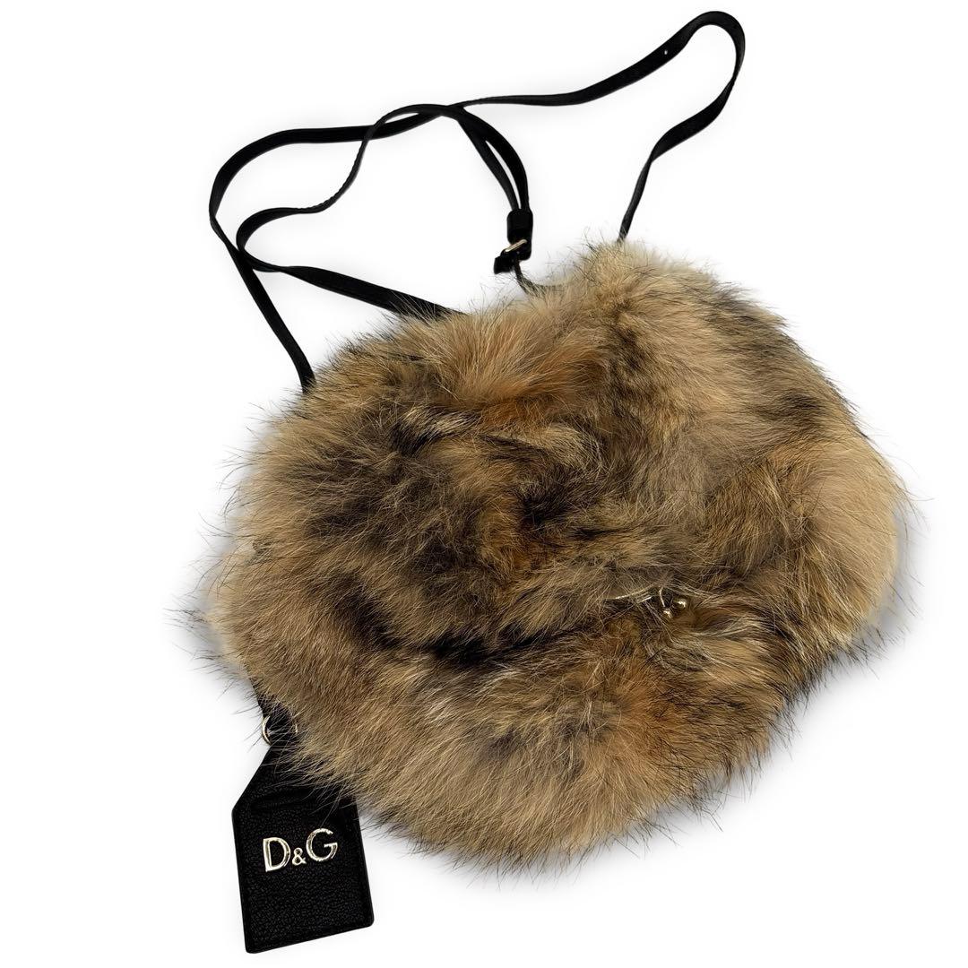 美品】 D&G ドルガバ 　ファー　ショルダーバッグ 　 レザー　ロゴ　　金具