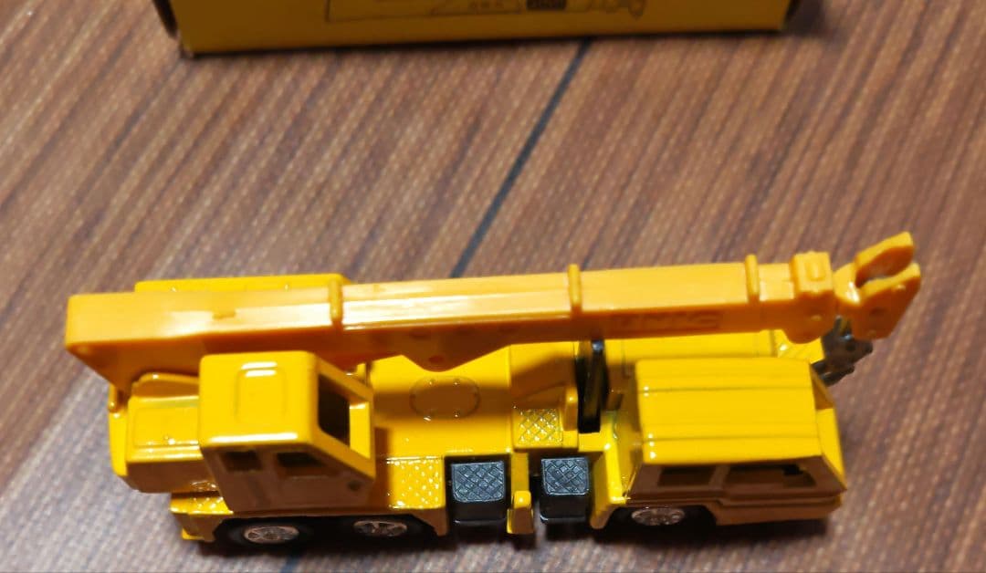 ＃トミカ72 ＃黒箱＃昭和　UD UNIC TRUCK CRANE 1/150