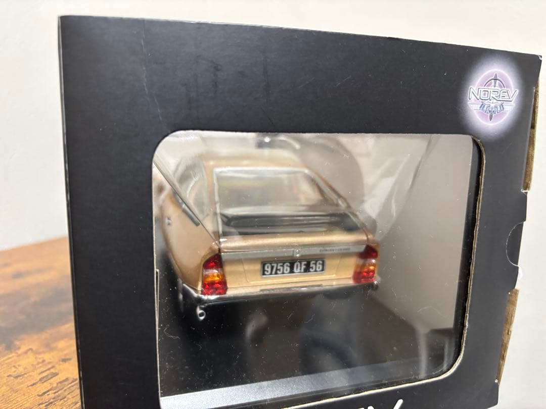 ノレブ　シトロエンCX2000 1/18 ミニカー