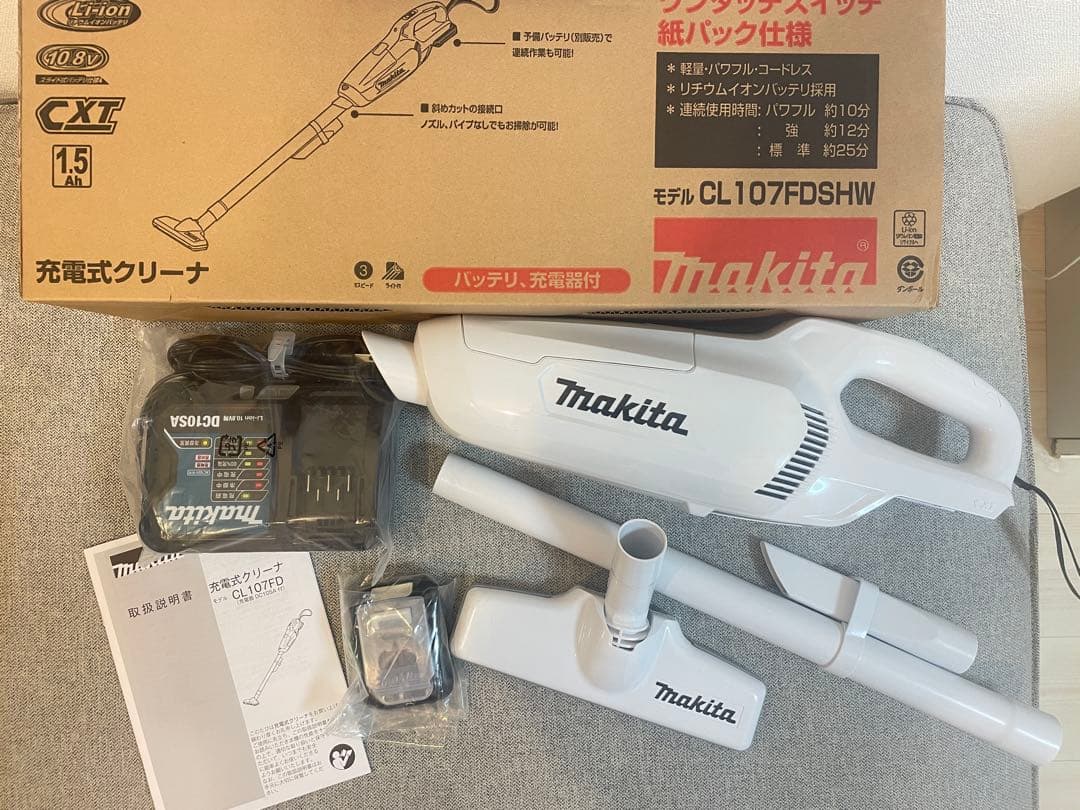 マキタ コードレス掃除機　CL107FDSHW (バッテリ充電器付 )