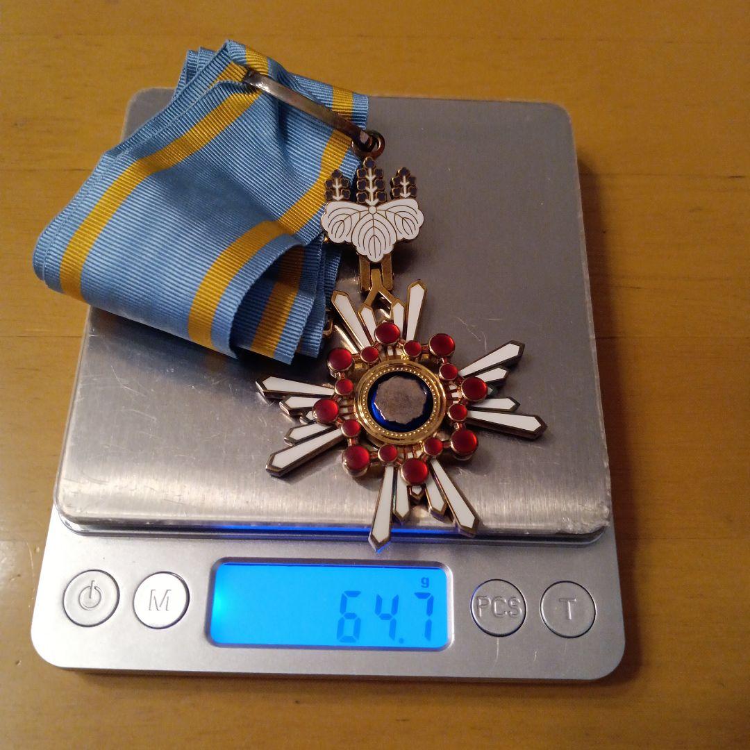 【極美品 完品】現行タイプ 新型 瑞宝中綬章 略章付 化粧箱入 勲三等 勲章