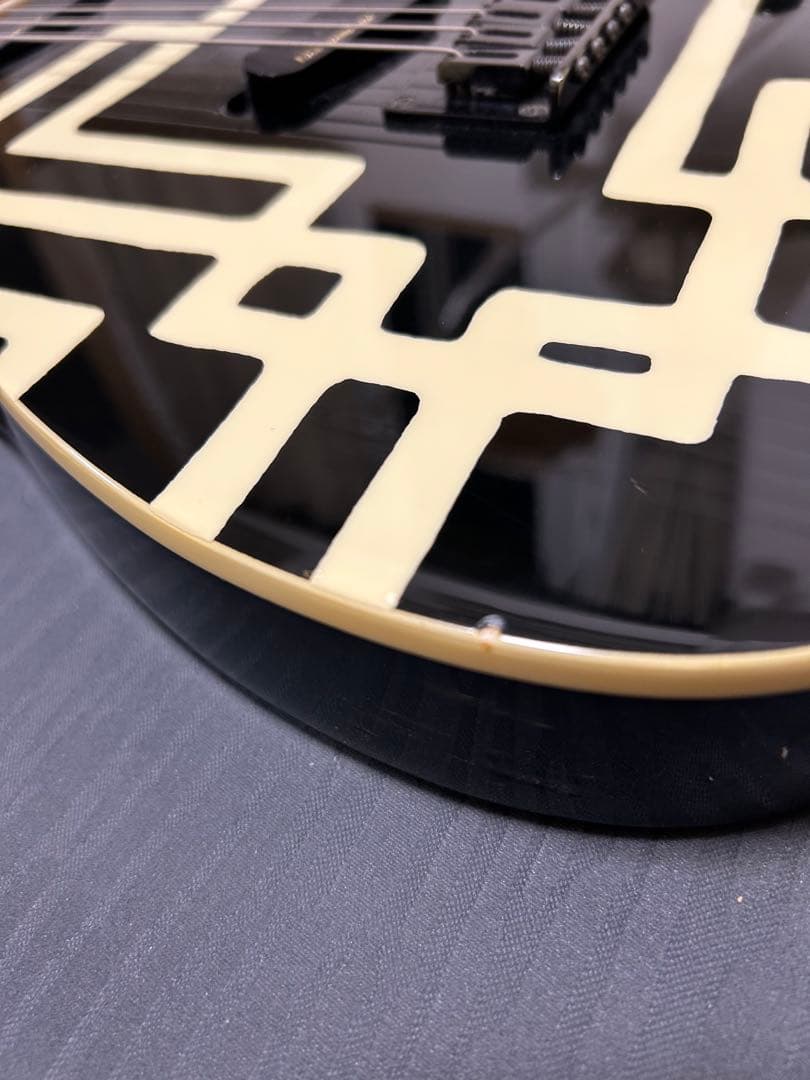 布袋寅泰モデル フェルナンデス