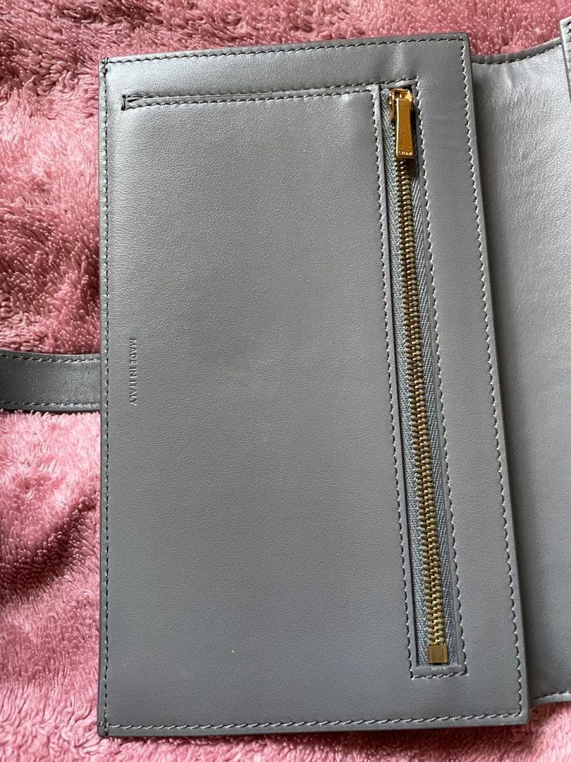 CELINE グレージュ 長財布　ラージストラップウォレット