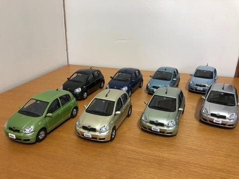 TOYOTA Vitz 1/24 ミニカー 13台