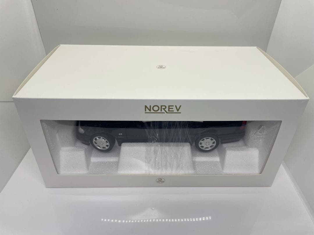 304-042 ノレブ 1/18 メルセデスベンツ C-Class 1997