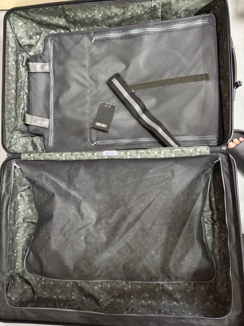 RIMOWA ブラック大型キャリーケース