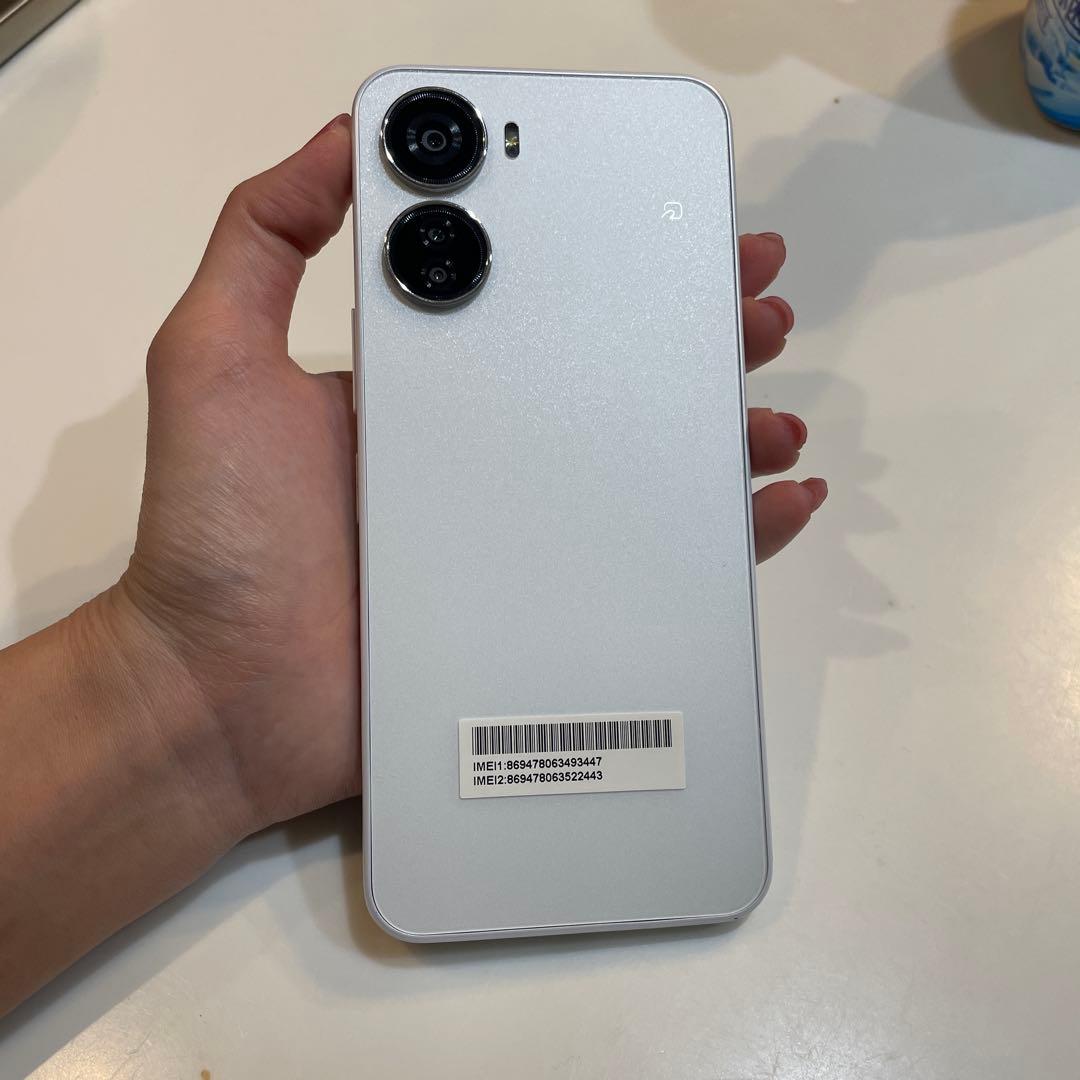 美品 Android Libero A302ZT 人気のホワイトカラー