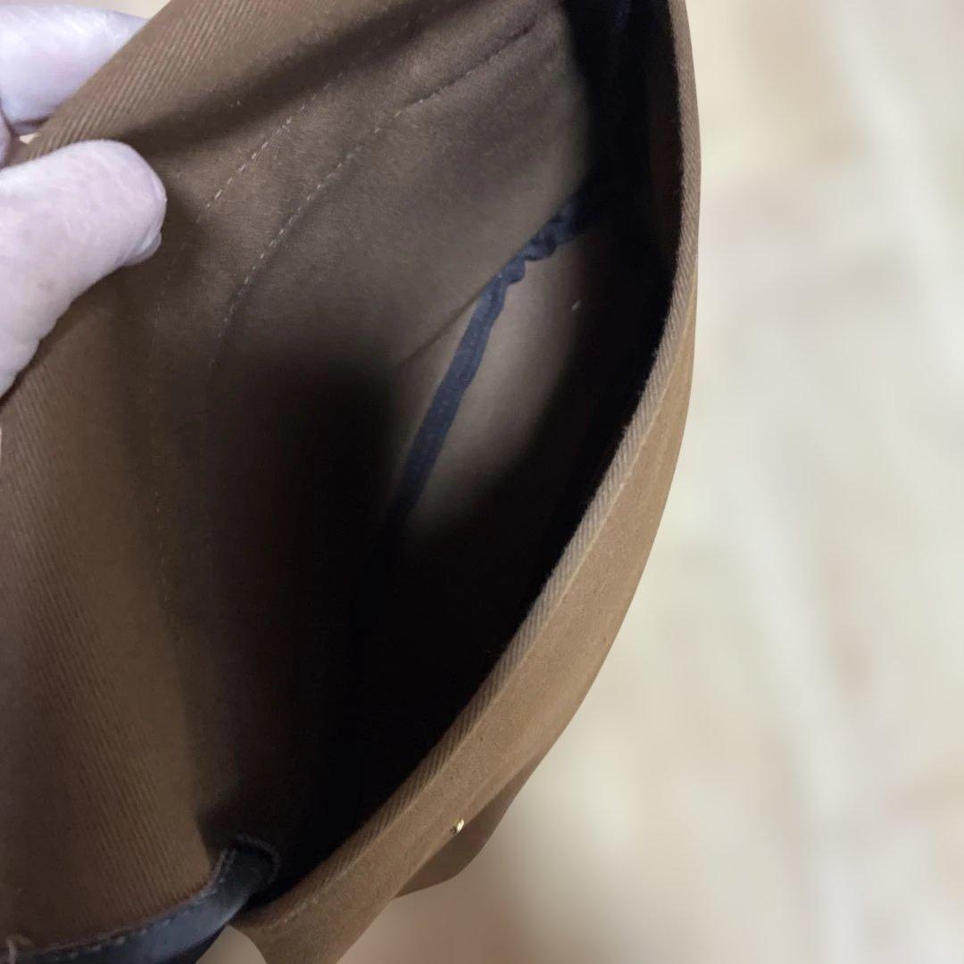 Brady ショルダーバッグ ブラウン キャンバス