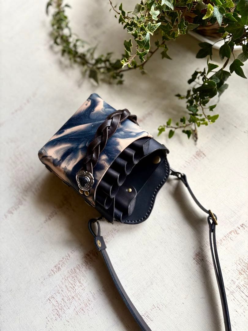 手染めブラックマーブルの大容量シザーケース