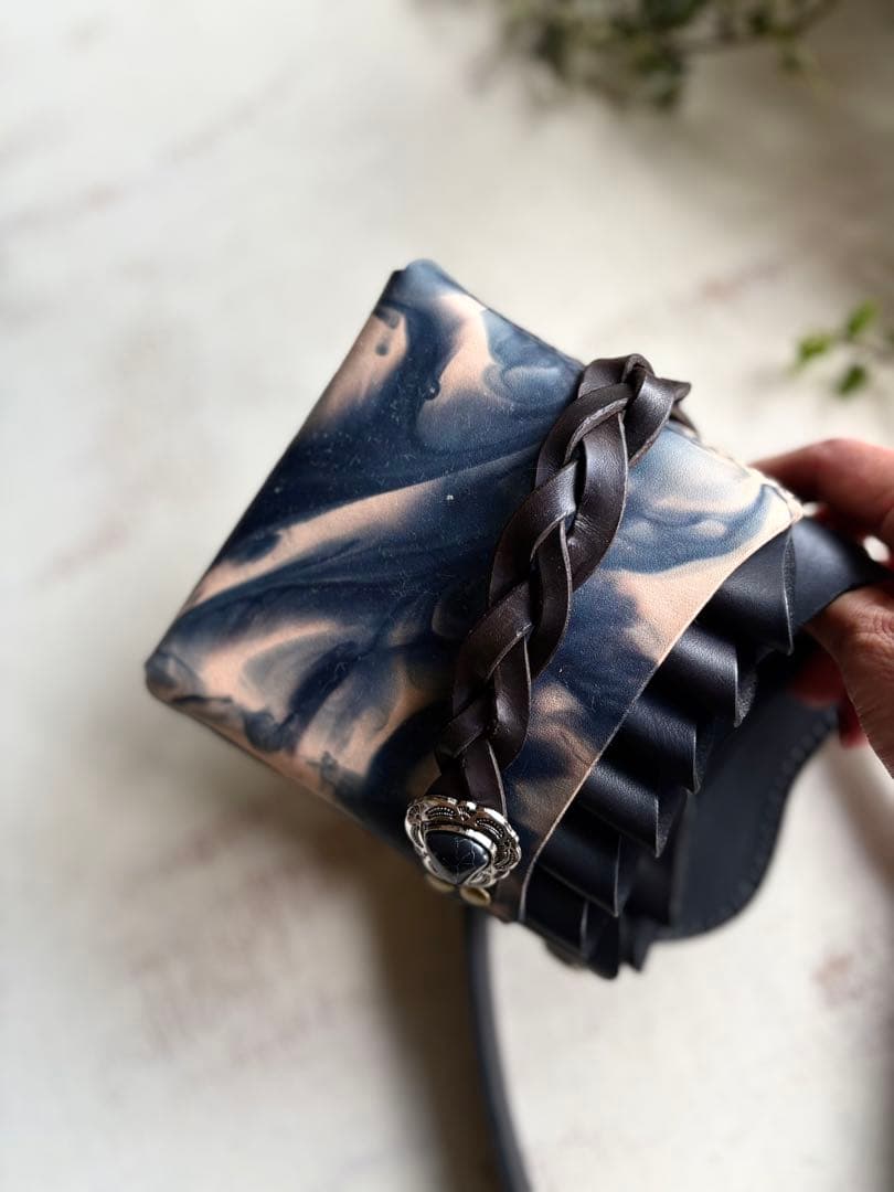 手染めブラックマーブルの大容量シザーケース