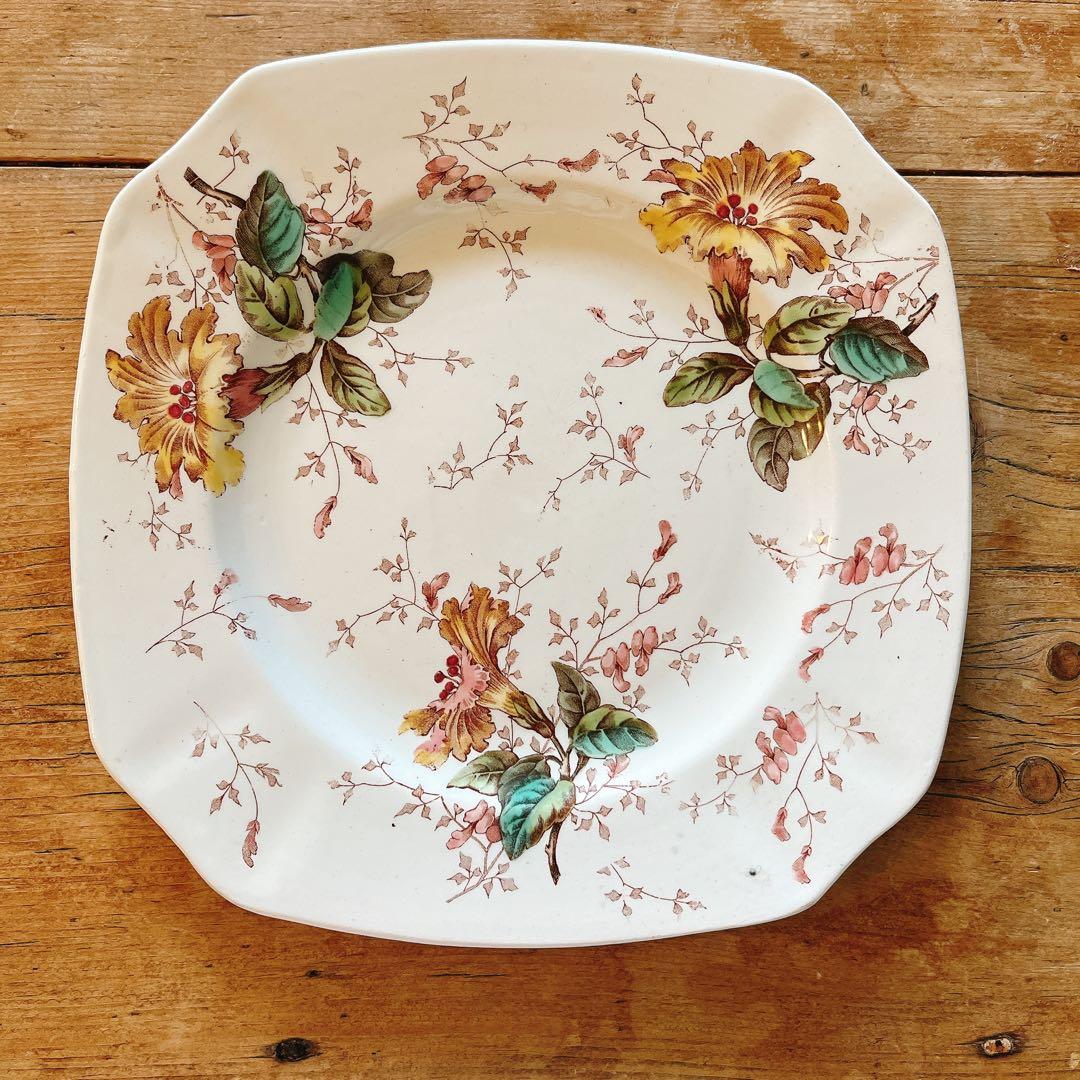 リュネビル　ポリクロームのスクエアプレート