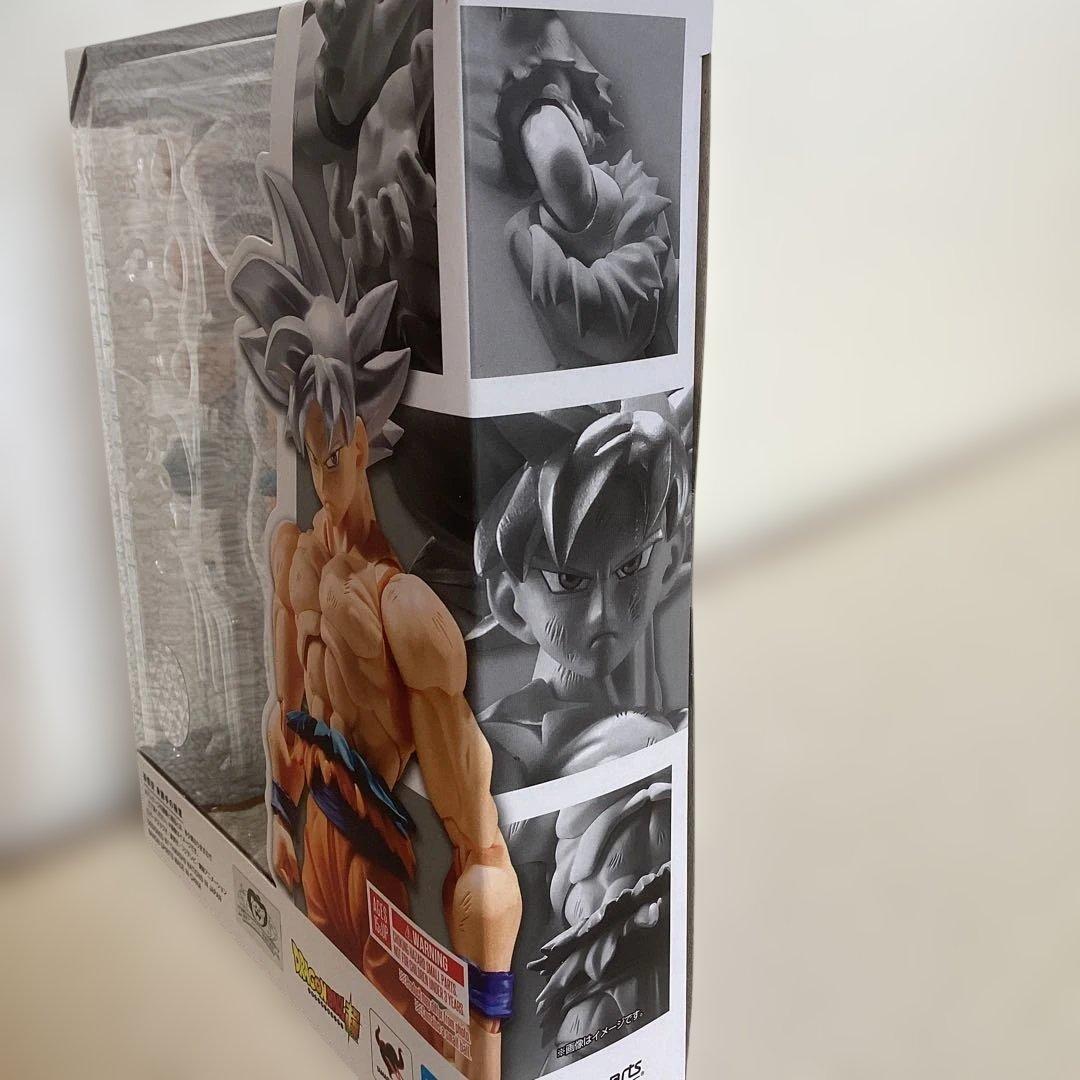 J*O様 新品未開封　ドラゴンボール超　孫悟空　身勝手の極意　可動フィギュア